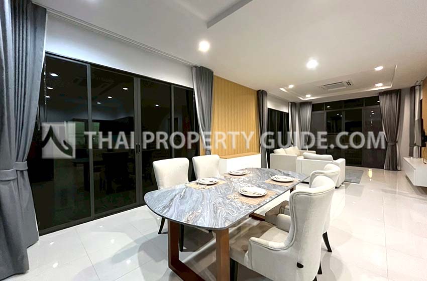 House with Shared Pool in Srinakarin 